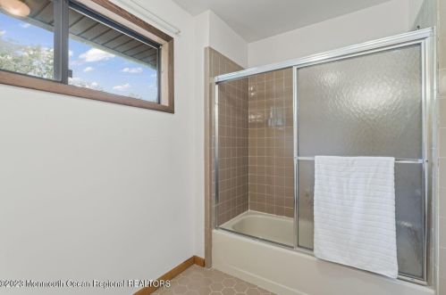 73 Wigwam Ln, Tinton Falls NJ 07724-3176 exterior