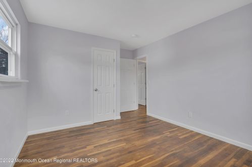 18 Oklahoma Dr, Jackson Twp NJ  08527-1502 exterior