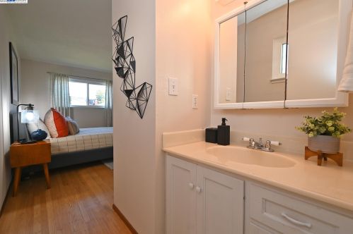 14297 Tiburon Rd, San Leandro CA 94577-6536 exterior