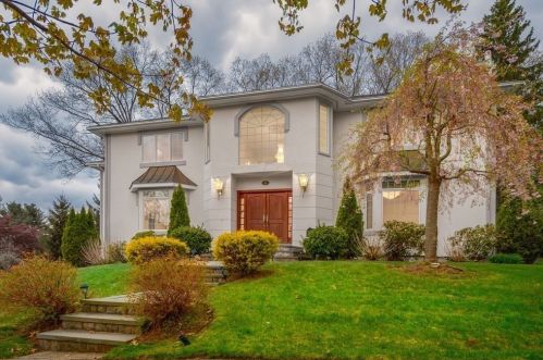 30 Fairhaven Rd, Newton, MA 02459-3424