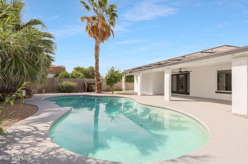 519 El Camino Dr, Phoenix AZ 85051-4627 exterior