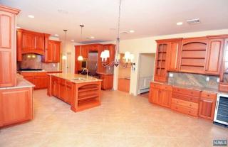 121 Oak St, Tenafly NJ  07670-3013 exterior