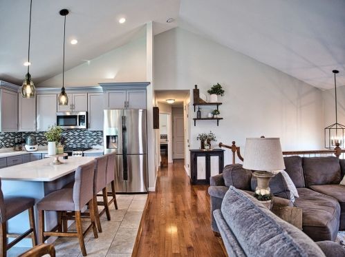 341 Courtney St, Fall River MA 02720-6726 exterior