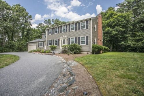 24 Sand Trap Ln, Seekonk, MA 02771-1315