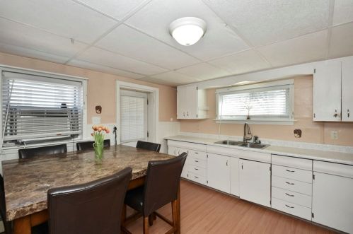 98 Kenberma Rd, Worcester MA 01604-5308 exterior