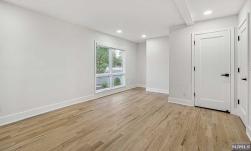 135 Knickerbocker Rd, Cresskill NJ  07626-2439 exterior