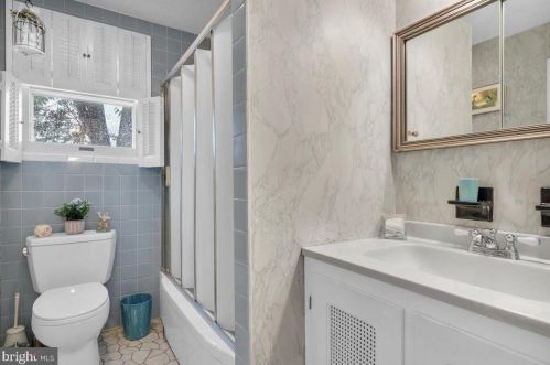 228 Somerset Rd, West Deptford NJ 08096-6066 exterior