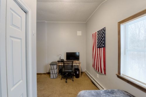 1098 Western Ave, Montgomery MA 01085-2616 exterior