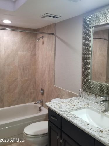 12639 40 Pl, Phoenix AZ 85050-8745 exterior