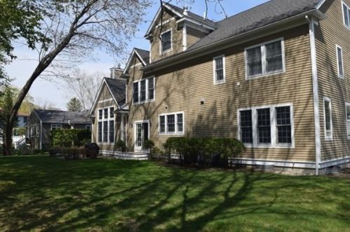 162 Evelyn Rd, Newton, MA 02468-1042