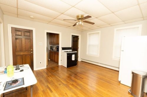 60 Rockland St, Fall River MA 02724-2817 exterior