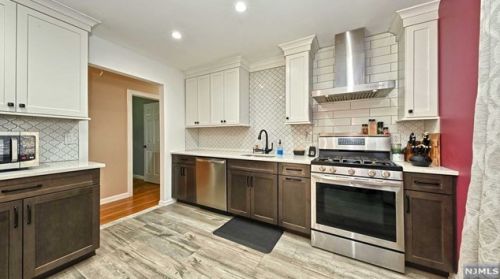 331 Skyline Lake Dr, Skyline Lakes NJ  07456-1953 exterior