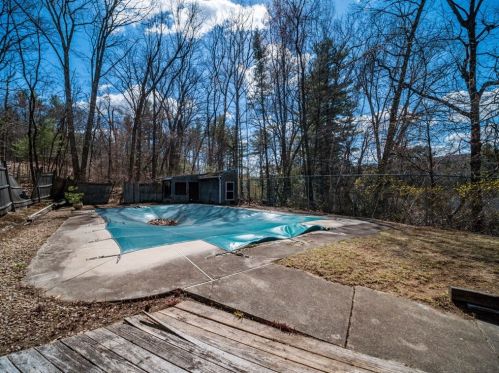 12 Candlewood St, Worcester MA 01602-2804 exterior