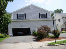 32 Tanglewood Rd, Newton, MA 02459-2862