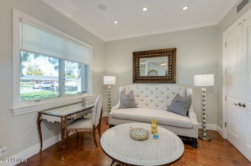 5621 Calle Camelia, Phoenix AZ 85018-4617 exterior