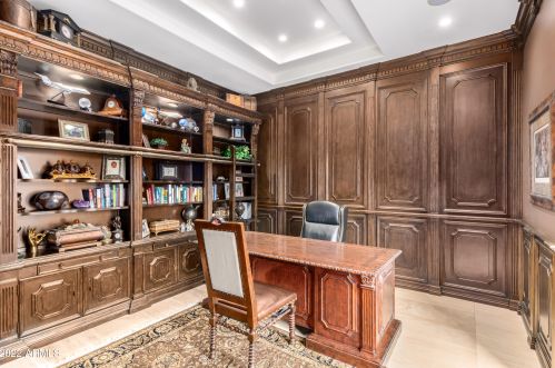 4450 54th St, Phoenix AZ 85018-1905 exterior