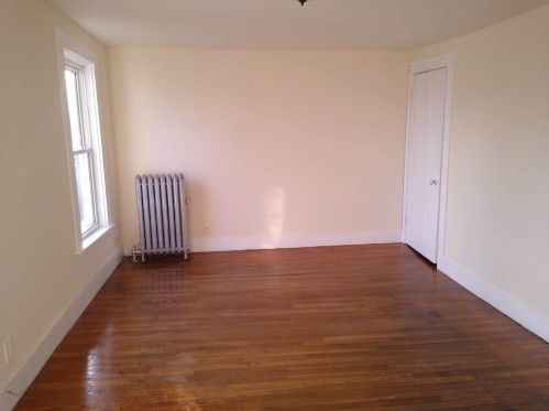 32 Somerset Ave, Taunton MA 02780-4824 exterior