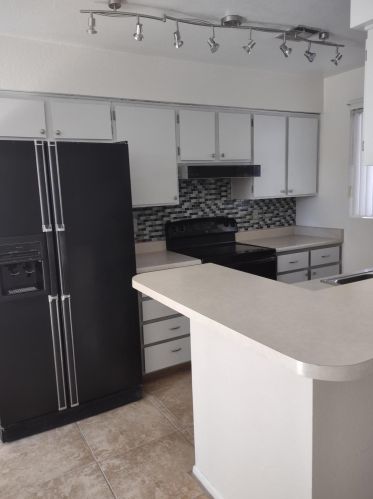 20251 3rd Dr, Phoenix, AZ 85027-3774