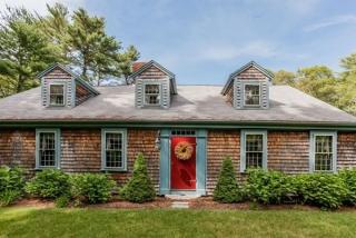 350 Pleasant St, Pembroke, MA 02359-2853