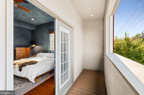 985 6th St, Philadelphia PA  19123-1405 exterior