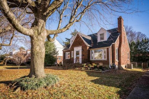 916 Rosemary Dr, Louisville, KY 40213-1118