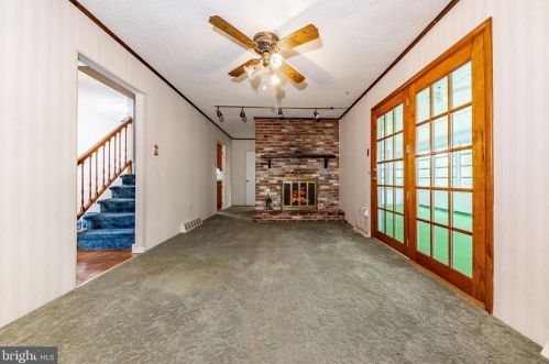 605 Chestnut Ave, West Deptford NJ 08097-1603 exterior