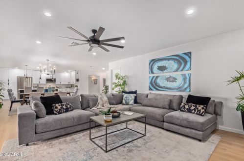 11826 38th Pl, Phoenix AZ  85028-1448 exterior