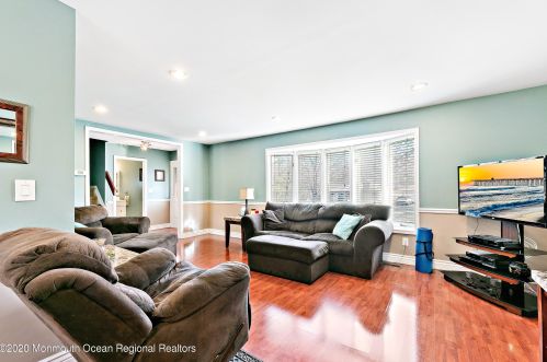 82 Buckingham Dr, Jackson Twp NJ 08527-2640 exterior