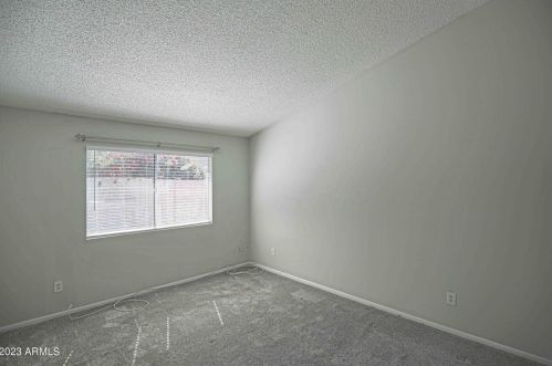 1719 Beverly Ln, Phoenix AZ  85022-2889 exterior