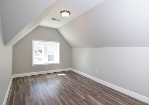 8 Conner Ave, Montgomery MA 01085-2325 exterior