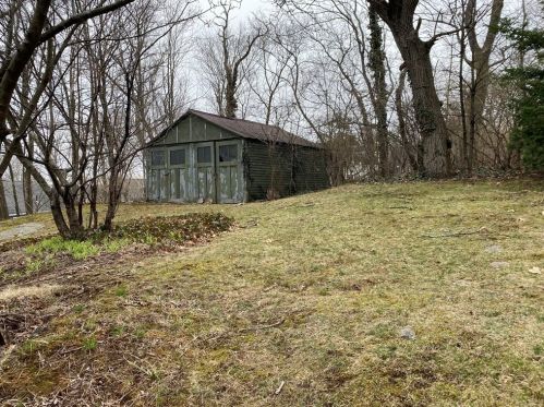 22 Gray St, Arlington MA  02476-6463 exterior