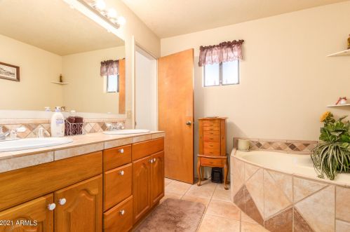 35220 3rd Ave, Phoenix AZ 85027-5908 exterior