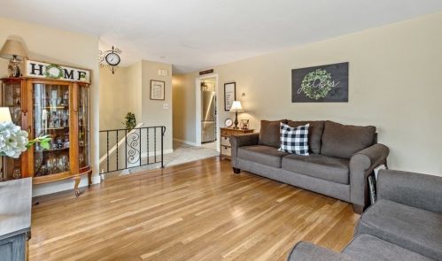 105 Hall Dr, Hingham MA 02061-1813 exterior