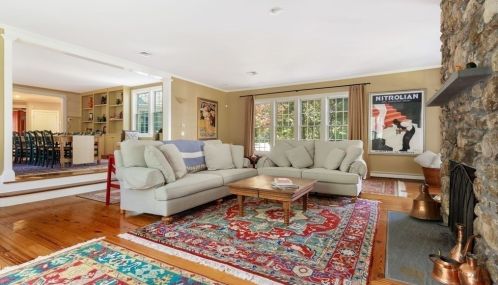 10 Summer St, Hingham MA 02043-2219 exterior