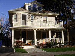 33 Bennington St, Newton, MA 02458-1901