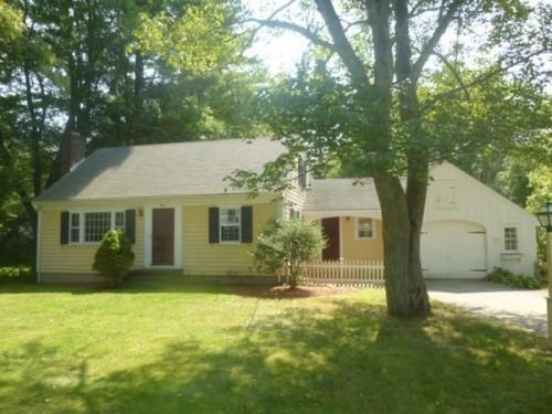 11 Spring St, Norfolk, MA 02056-1656