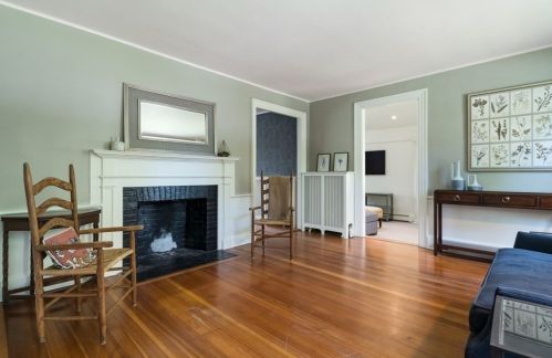 136 Village Ave, Dedham MA  02026-4224 exterior