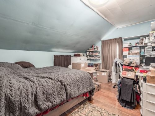 175 Middle Rd, New Bedford MA 02743-2016 exterior