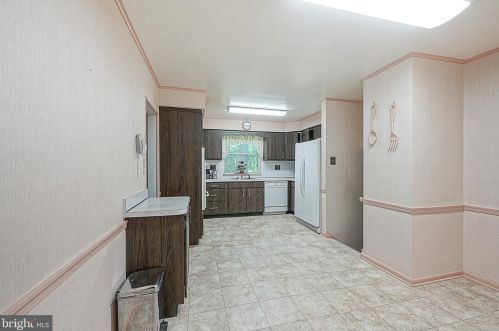 616 Chestnut Ave, West Deptford NJ 08097-1604 exterior