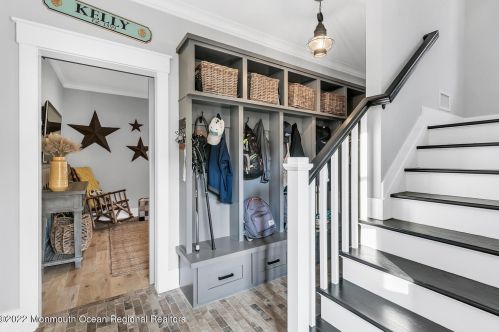 61 Winding Way, Little Silver NJ 07739-1720 exterior