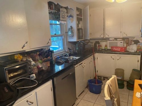 29 Winchester Ave, Worcester, MA 01603-1531