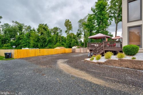 833 Boundary Rd, West Deptford NJ 08096-3614 exterior