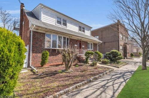 98 Magnolia St, Belleville NJ  07109-1112 exterior