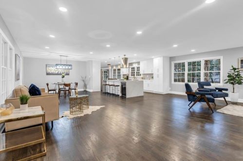 2022 Deren Way, Atlanta GA  30345-3710 exterior