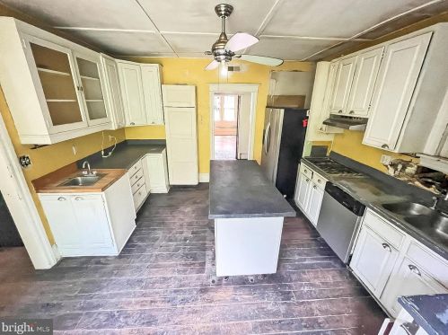 164 Delaware St, West Deptford NJ 08096-5921 exterior