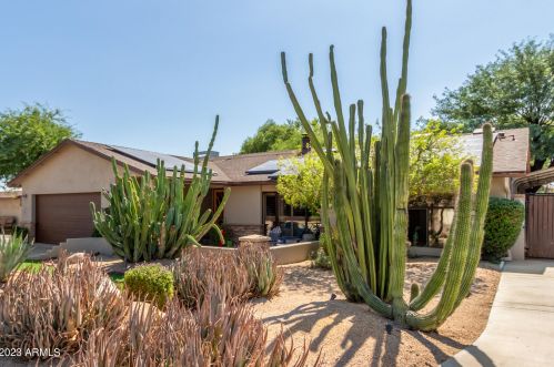 2631 Christy Dr, Phoenix, AZ 85028-2519