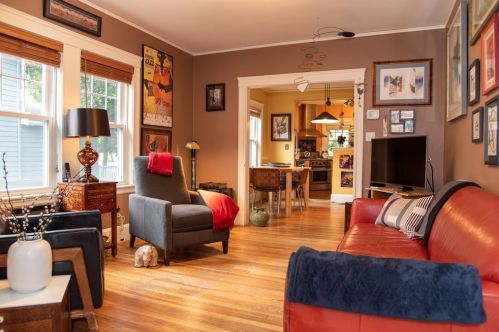 46 Blossom St, Arlington MA 02474-2639 exterior