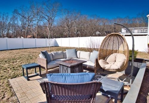 341 Courtney St, Fall River MA 02720-6726 exterior