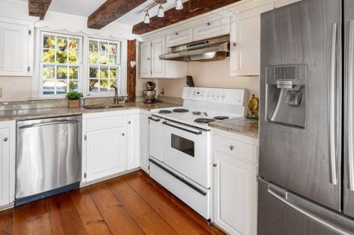 691 River St, Hingham MA 02061-2214 exterior