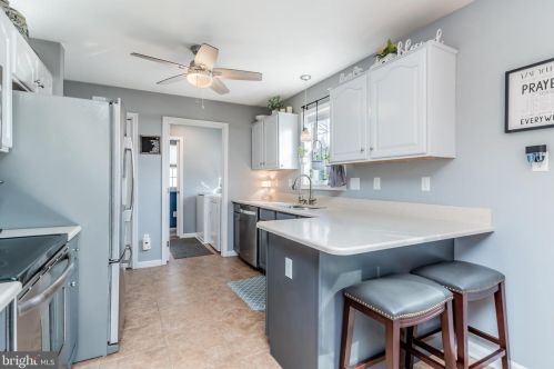 26 Sussex Dr, Carlisle PA 17013-1792 exterior